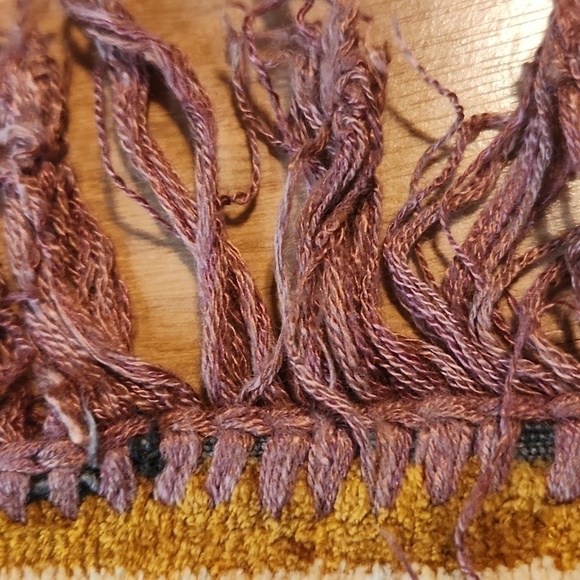 Mid Century Tapestry with Fringe Revolutionary War - Picture 7 of 8